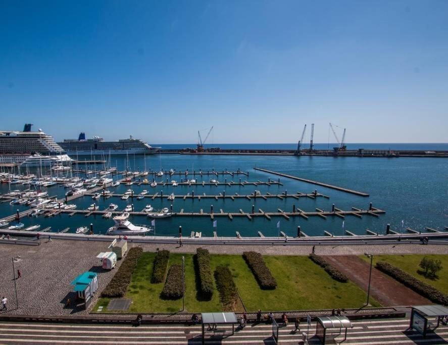Guestready - Marina View Top Floor With Terrace Ponta Delgada Kültér fotó