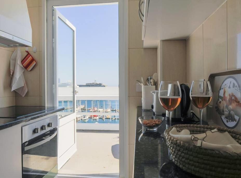 Guestready - Marina View Top Floor With Terrace Ponta Delgada Kültér fotó