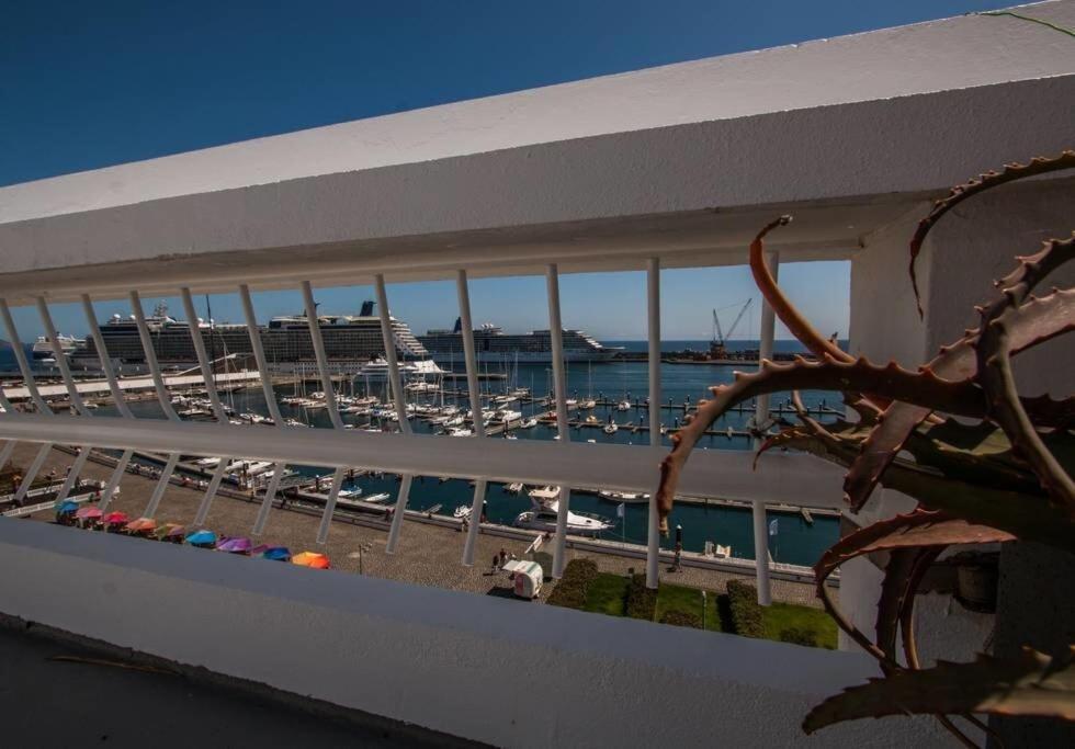 Guestready - Marina View Top Floor With Terrace Ponta Delgada Kültér fotó