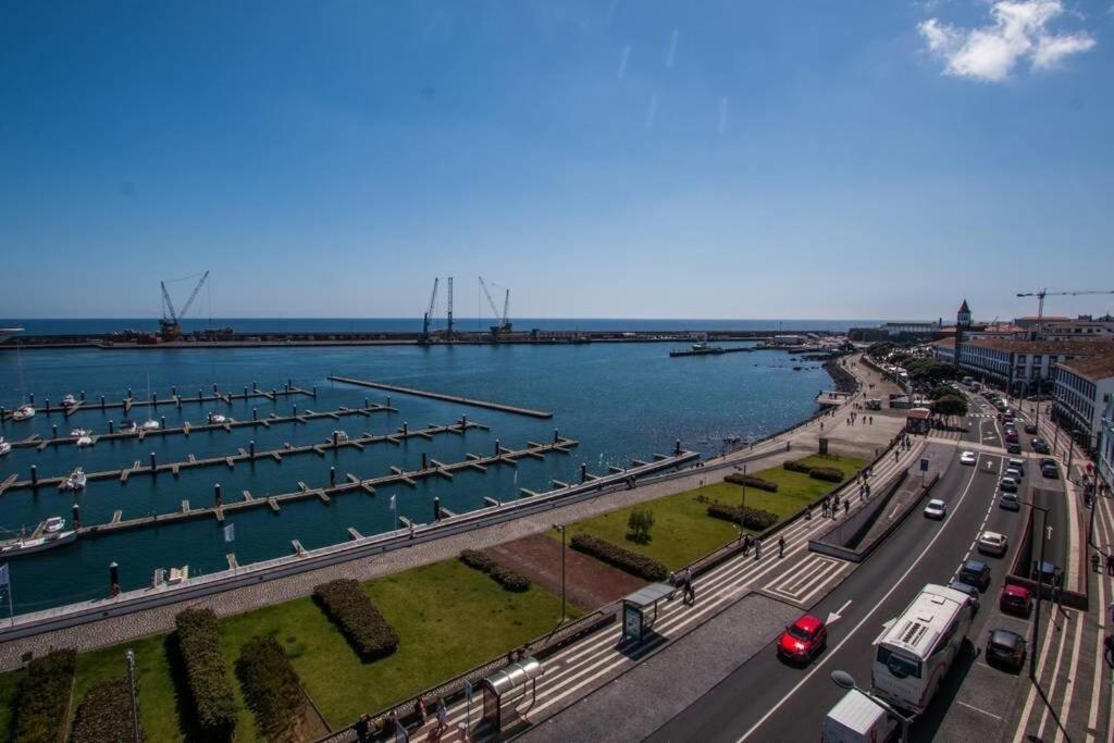 Guestready - Marina View Top Floor With Terrace Ponta Delgada Kültér fotó