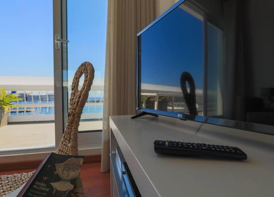 Guestready - Marina View Top Floor With Terrace Ponta Delgada Kültér fotó
